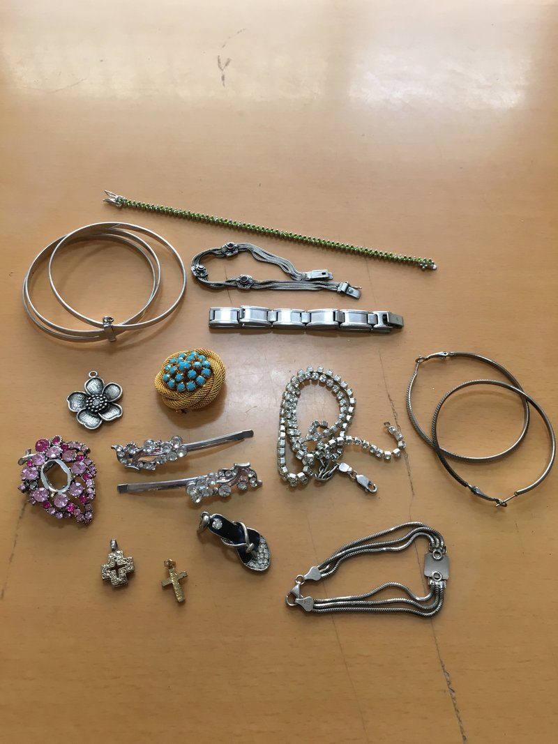 Αυτά είναι τα χρυσαφικά και τα ρολόγια που είχαν κλέψει οι Γεωργιανοί διαρρήκτες [εικόνες] | iefimerida.gr 68