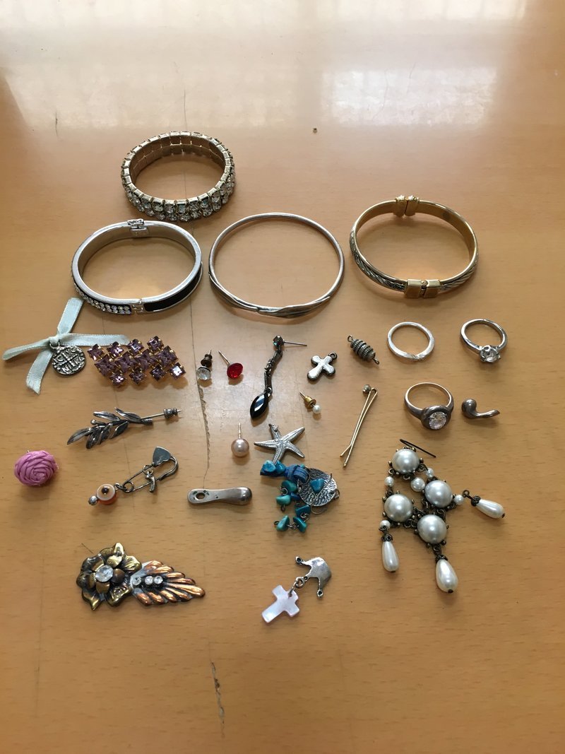 Αυτά είναι τα χρυσαφικά και τα ρολόγια που είχαν κλέψει οι Γεωργιανοί διαρρήκτες [εικόνες] | iefimerida.gr 75