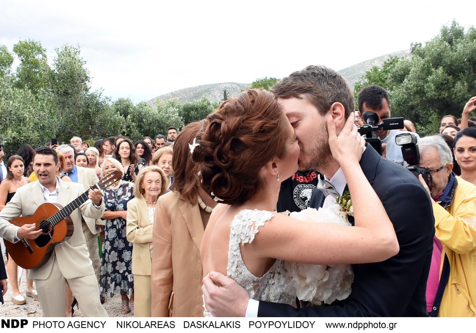 Παντρεύτηκε ο γιος της Ελλης Στάη -Καρέ καρέ η λαμπερή τελετή [εικόνες] | iefimerida.gr 6