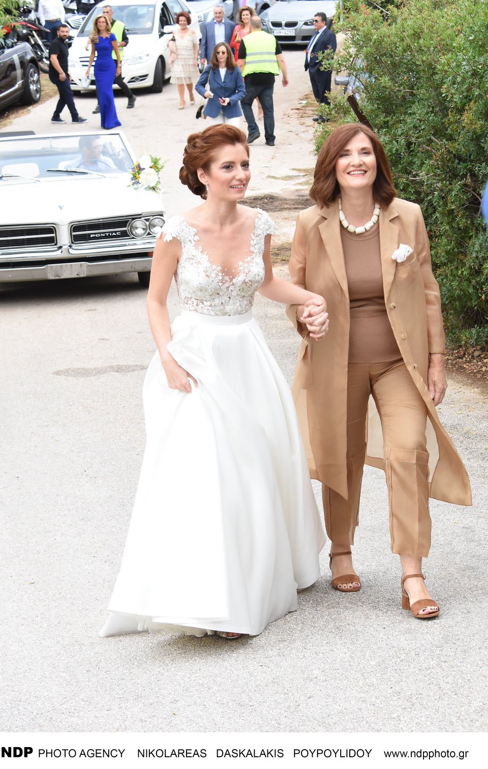 Παντρεύτηκε ο γιος της Ελλης Στάη -Καρέ καρέ η λαμπερή τελετή [εικόνες] | iefimerida.gr 2