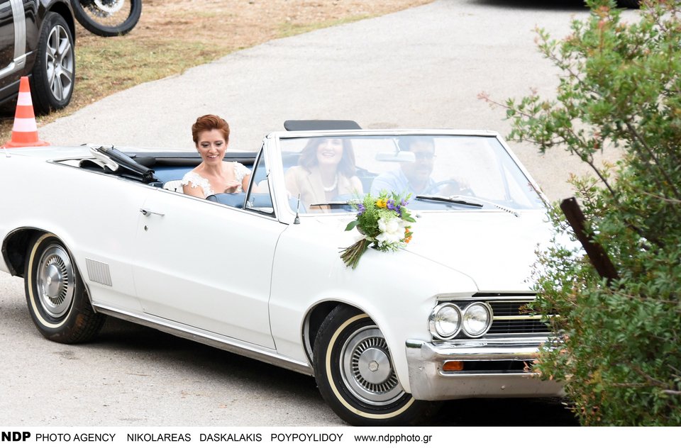 Παντρεύτηκε ο γιος της Ελλης Στάη -Καρέ καρέ η λαμπερή τελετή [εικόνες] | iefimerida.gr 0