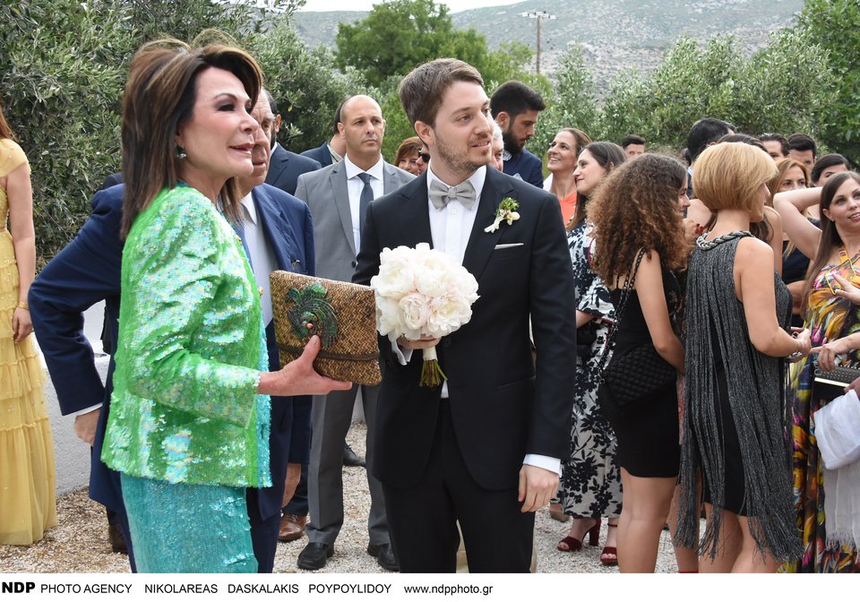 Παντρεύτηκε ο γιος της Ελλης Στάη -Καρέ καρέ η λαμπερή τελετή [εικόνες] | iefimerida.gr 10