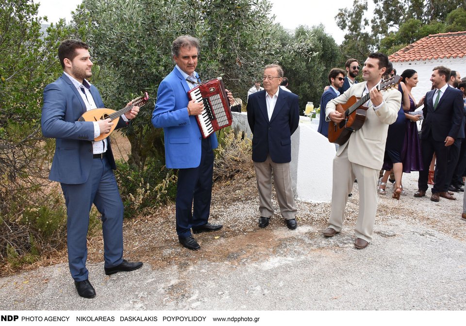 Παντρεύτηκε ο γιος της Ελλης Στάη -Καρέ καρέ η λαμπερή τελετή [εικόνες] | iefimerida.gr 3