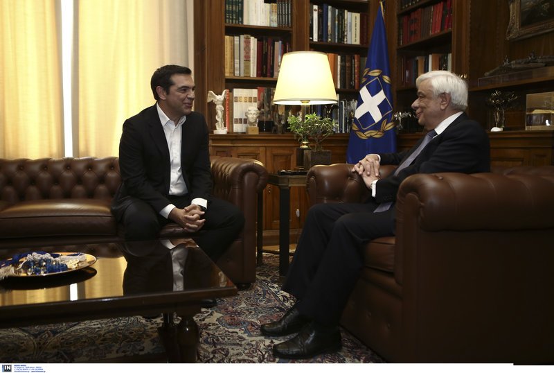 Τσίπρας σε Παυλόπουλο: Εχουμε συμφωνία -Βόρεια Μακεδονία [εικόνες & βίντεο] | iefimerida.gr 1