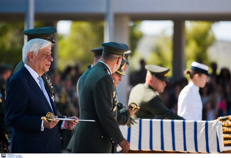 Εντυπωσιακές φωτογραφίες από την ορκωμοσία των Ευέλπιδων -Ανάμεσά τους ένας Σενεγαλέζος και ένας Νιγηριανός! [εικόνες] | iefimerida.gr 2