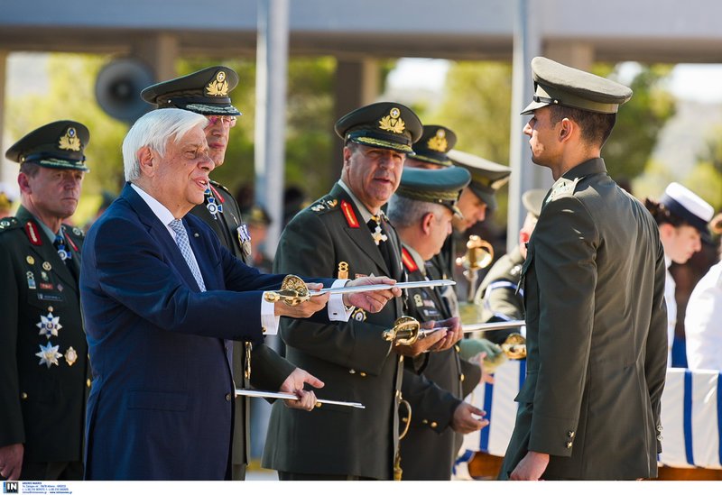 Εντυπωσιακές φωτογραφίες από την ορκωμοσία των Ευέλπιδων -Ανάμεσά τους ένας Σενεγαλέζος και ένας Νιγηριανός! [εικόνες] | iefimerida.gr 3