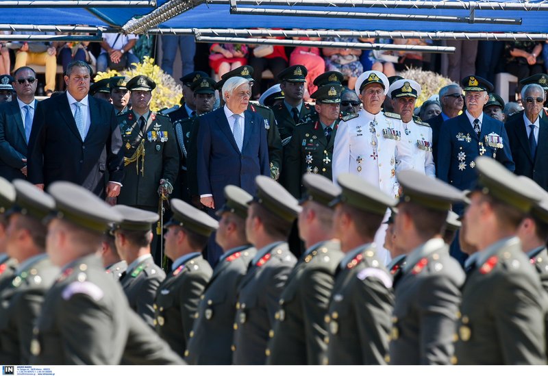 Εντυπωσιακές φωτογραφίες από την ορκωμοσία των Ευέλπιδων -Ανάμεσά τους ένας Σενεγαλέζος και ένας Νιγηριανός! [εικόνες] | iefimerida.gr 4