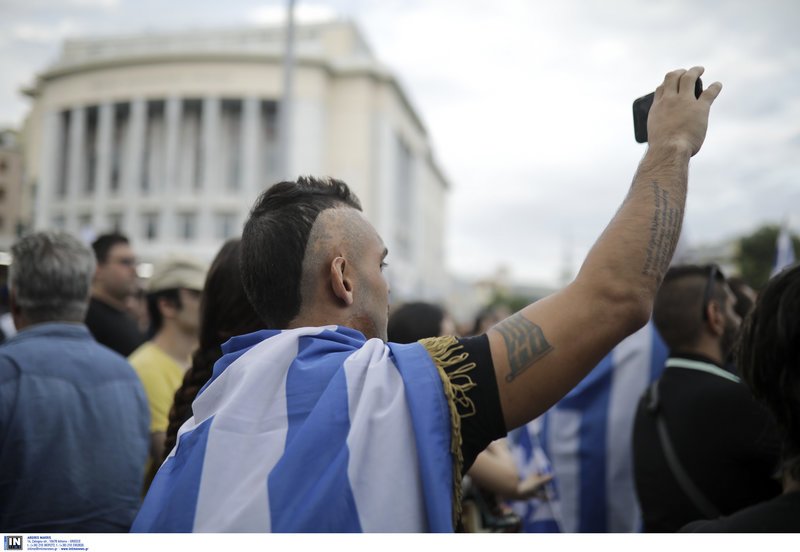 Επεισόδια στη Θεσσαλονίκη μετά το συλλαλητήριο για τη Μακεδονία [εικόνες & βίντεο] | iefimerida.gr 9