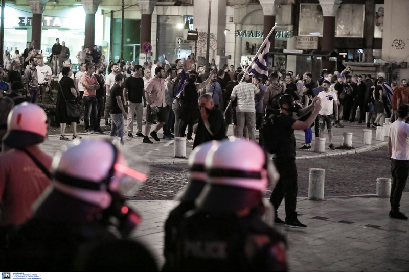 Επεισόδια στη Θεσσαλονίκη μετά το συλλαλητήριο για τη Μακεδονία [εικόνες & βίντεο] | iefimerida.gr 3