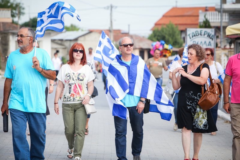 Χιλιάδες πολίτες στους δρόμους για τη Μακεδονία σε 23 πόλεις | iefimerida.gr 5