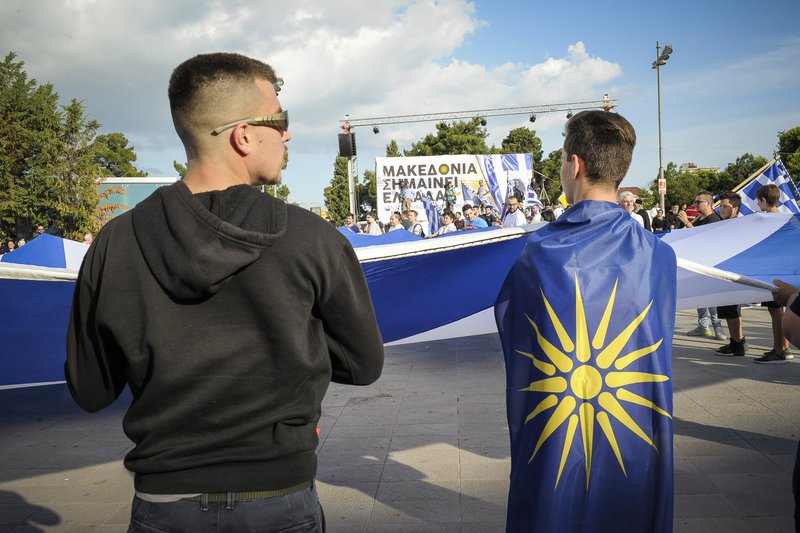 Χιλιάδες πολίτες στους δρόμους για τη Μακεδονία σε 23 πόλεις | iefimerida.gr 10