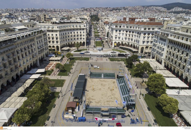 Εντυπωσιακό: Ενα... γήπεδο Beach Volley η πλατεία Αριστοτέλους [εικόνες] | iefimerida.gr 2