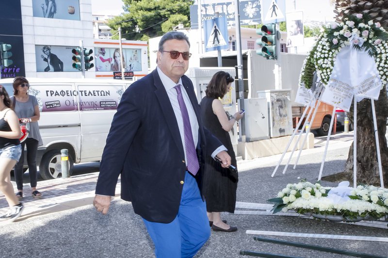 O σύζυγος της Ντόρας Μπακογιάννη και πρόεδρος της ΔΟΑ, Ισίδωρος Κούβελος