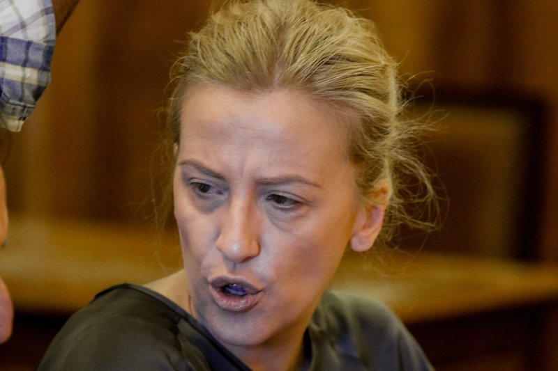 Ενα look για τις πλημμύρες: Η Δούρου άβαφη και ατημέλητη στη διυπουργική για τη Μάνδρα [εικόνες] | iefimerida.gr 3