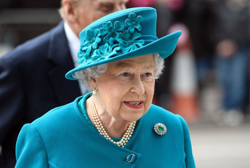 Γιατί η βασίλισσα Ελισάβετ φοράει πάντα φωσφοριζέ ρούχα -Υπάρχει λόγος | iefimerida.gr 15