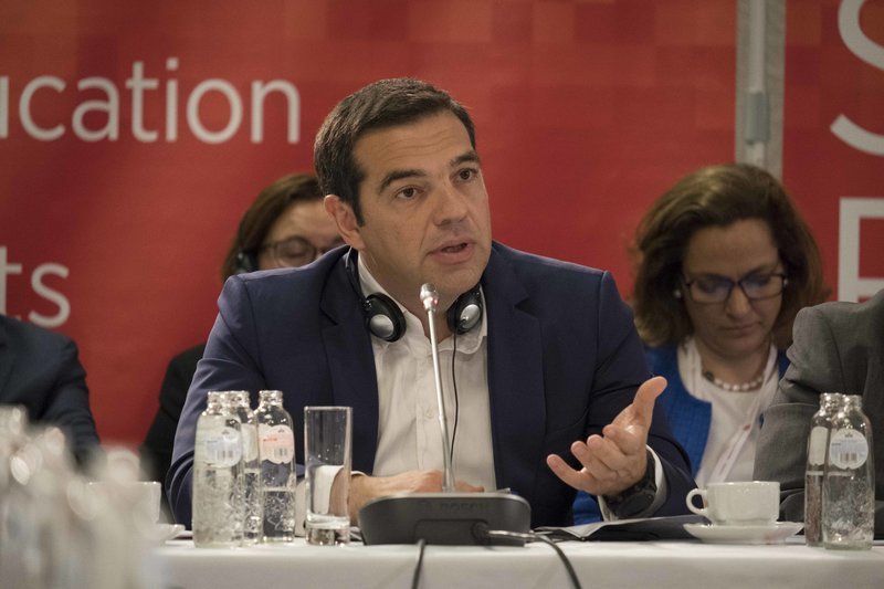 Τσίπρας και Ευρωπαίοι Σοσιαλιστές τα ’ψαλαν στη Φώφη, ενώ εκείνη έλειπε! [εικόνες] | iefimerida.gr 5