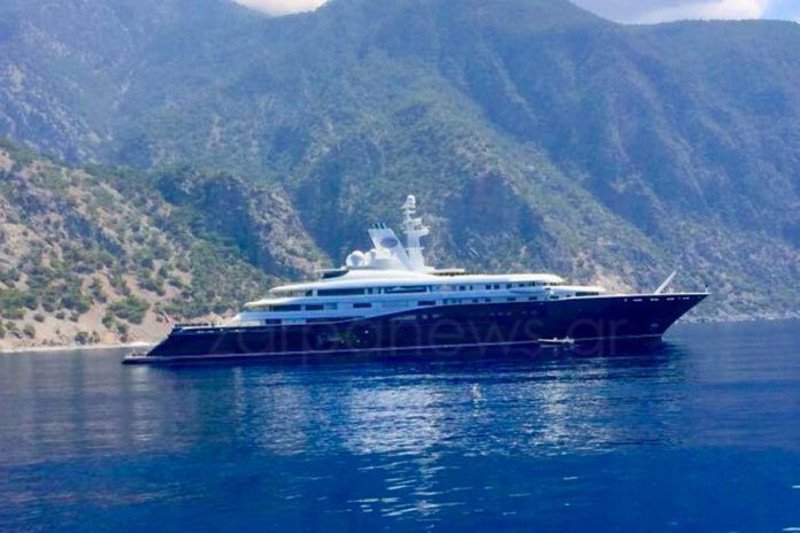 Στην Κρήτη ο σεΐχης του Κατάρ με το τεράστιο πλωτό παλάτι του [εικόνες] | iefimerida.gr 1