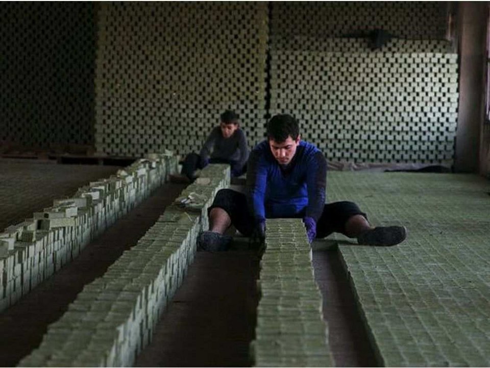 Η ζωή επιστρέφει στο Χαλέπι -Πλουμιστές φορεσιές, φίνα σαπούνια και χοροί μετά από χρόνια πολέμου [εικόνες] | iefimerida.gr 2