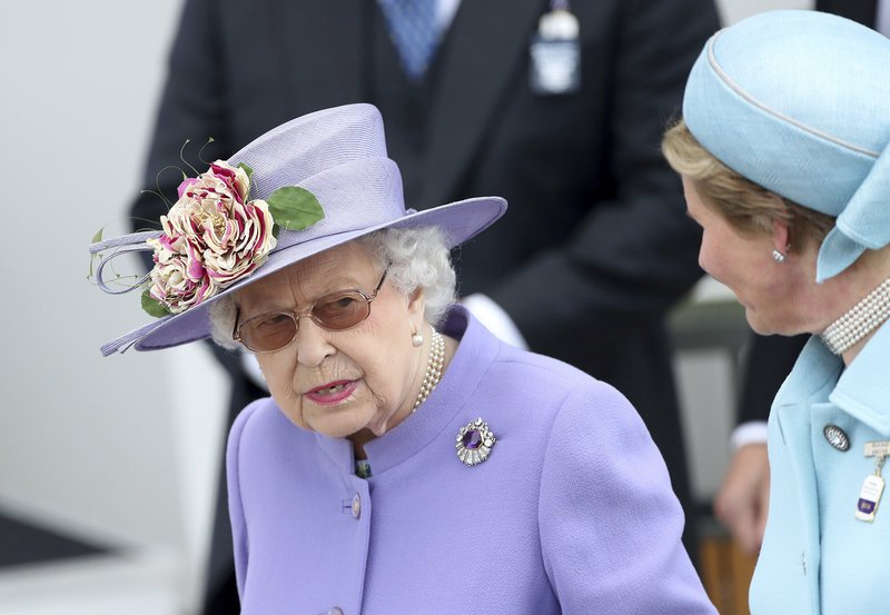 Ο λόγος που η βασίλισσα Ελισάβετ φορά γυαλιά ηλίου στις τελευταίες της εμφανίσεις [εικόνες] | iefimerida.gr 0