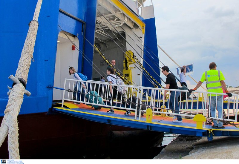 Το «Aqua Blue» ξεκίνησε το παρθενικό του ταξίδι -Συνδέει Θεσσαλονίκη με Κυκλάδες και Κρήτη [εικόνες] | iefimerida.gr 0