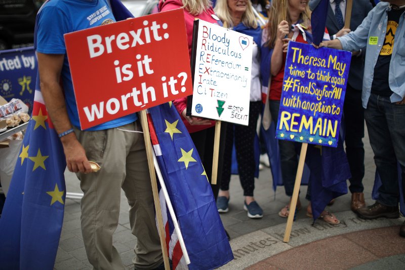 Το μετάνιωσαν οι Βρετανοί; -Πορεία στο Λονδίνο με αίτημα να γίνει ξανά δημοψήφισμα για το Brexit [εικόνες] | iefimerida.gr 0