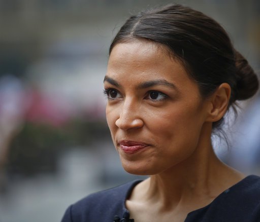 Η νέα σταρ των Δημοκρατικών: Πρώην σερβιτόρα, κόρη Πορτορικανής καθαρίστριας [εικόνες] | iefimerida.gr 4