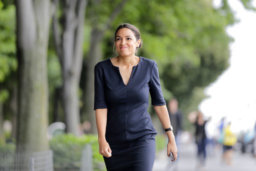 Η νέα σταρ των Δημοκρατικών: Πρώην σερβιτόρα, κόρη Πορτορικανής καθαρίστριας [εικόνες] | iefimerida.gr 2