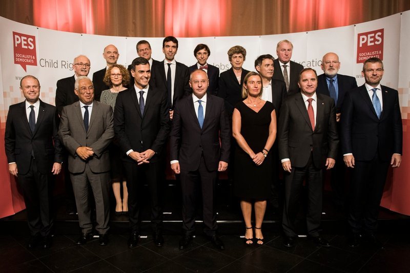 Τσίπρας και Ευρωπαίοι Σοσιαλιστές τα ’ψαλαν στη Φώφη, ενώ εκείνη έλειπε! [εικόνες] | iefimerida.gr 0