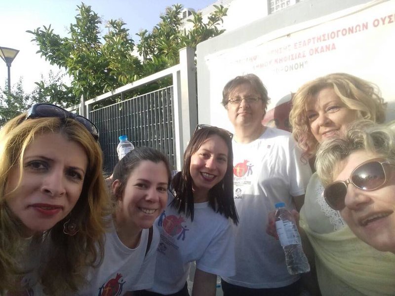 Πανελλήνιες 2018: Στην Κηφισιά μοίρασαν στους υποψηφίους μπουκαλάκια νερού με emoji | iefimerida.gr 3