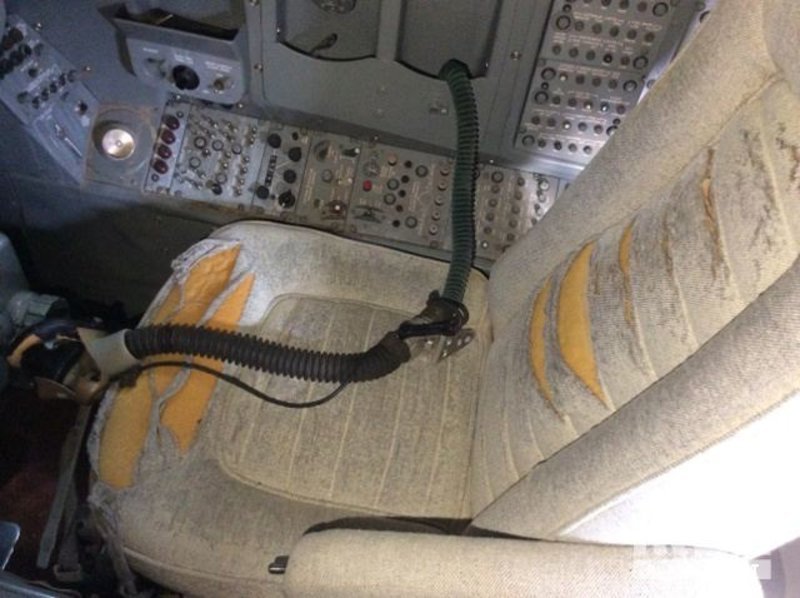 Πωλείται το ιδιωτικό τζετ του Ελβις -Με βελούδα και χρυσό, αλλά σκοροφαγωμένο [εικόνες] | iefimerida.gr 4