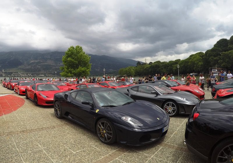 «Πλημμύρισαν» με Ferrari τα Ιωάννινα -Στον μώλο τα εντυπωσιακά αυτοκίνητα [εικόνες & βίντεο] | iefimerida.gr 0