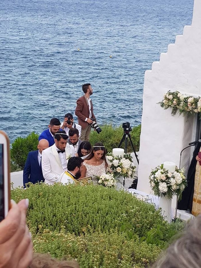 Οι πρώτες φωτογραφίες από τον γάμο του Γιώργου Πρίντεζη -Η εντυπωσιακή νύφη [εικόνες] | iefimerida.gr 0