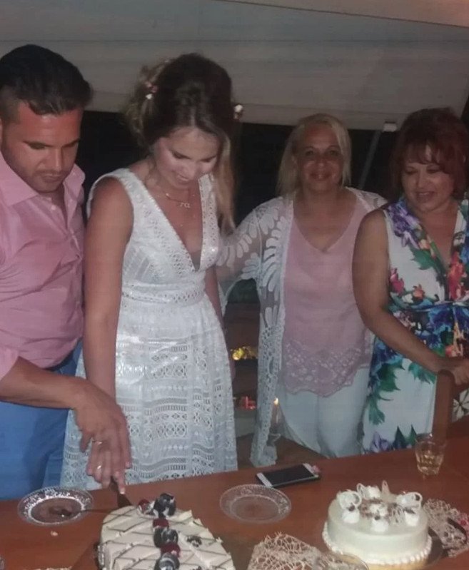 Η Νικολέττα Βλαβιανού πάντρεψε την κόρη της [εικόνες] | iefimerida.gr 4