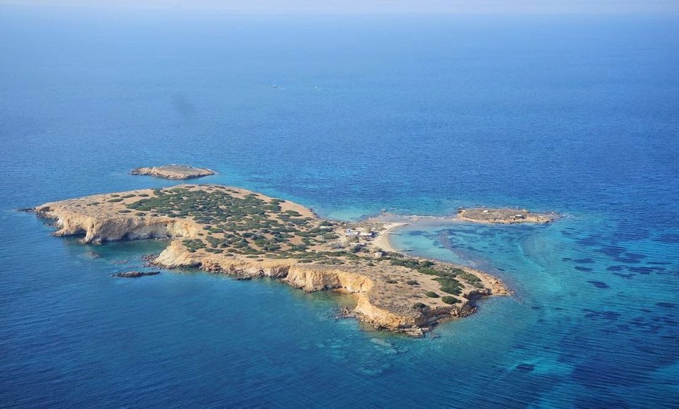 Αυτό το νησί της Αττικής ανήκει σε βιοπαλαιστή οδηγό λεωφορείου [εικόνες] | iefimerida.gr 3