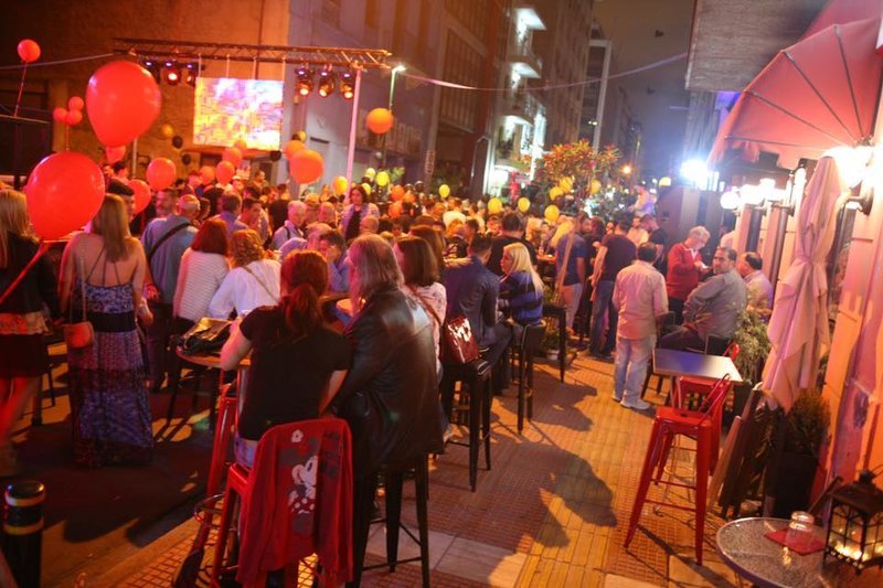 Street πάρτι μέχρι το πρωί -Η Τρούμπα γιορτάζει τις «Ημέρες Θάλασσας» [εικόνες] | iefimerida.gr 0