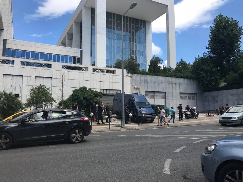 Το μεταγωγικό που θα μεταφέρει τον Περικλή και την Ηριάννα- φωτογραφία iefimerida