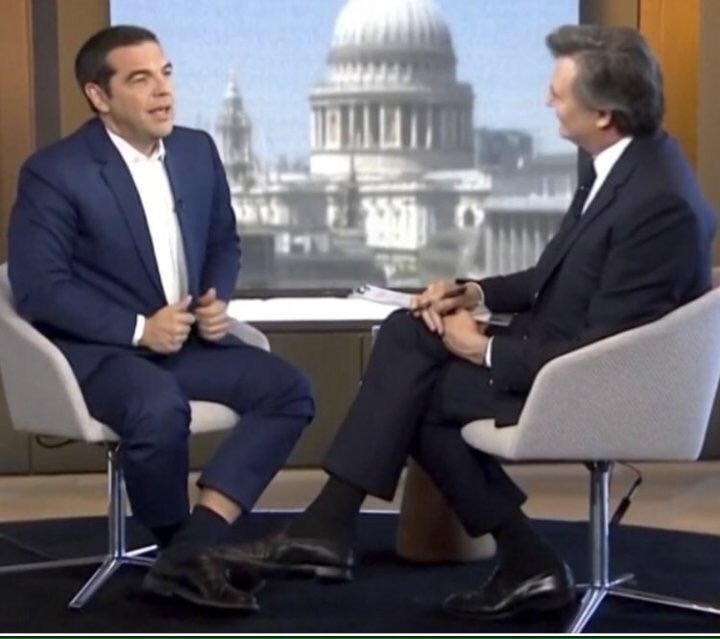 Γιατί πολλοί παρεξηγούν τις κοντές κάλτσες του πρωθυπουργού [εικόνες] | iefimerida.gr 1