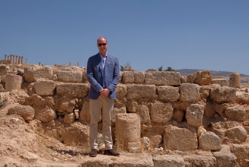 Η απρόσμενη εκδήλωση αγάπης του πρίγκιπα Γουίλιαμ στην Κέιτ Μίντλετον -Σε ταξίδι στην Ιορδανία [εικόνες] | iefimerida.gr 3