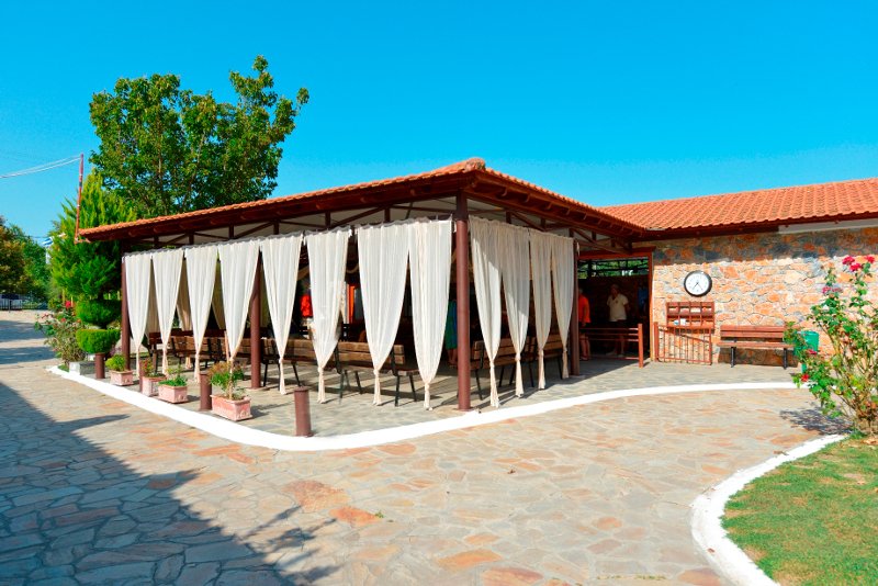 Λασπόλουτρα Κρηνίδων: Χιλιάδες Ελληνες και ξένοι απολαμβάνουν τις ευεργετικές ιδιότητές τους [εικόνες] | iefimerida.gr 4