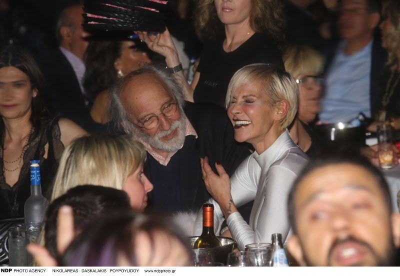 Παντρεύονται Αλέξανδρος Λυκουρέζος – Νατάσα Καλογρίδη με κουμπάρο τον Κοκλώνη [εικόνες]  | iefimerida.gr 1