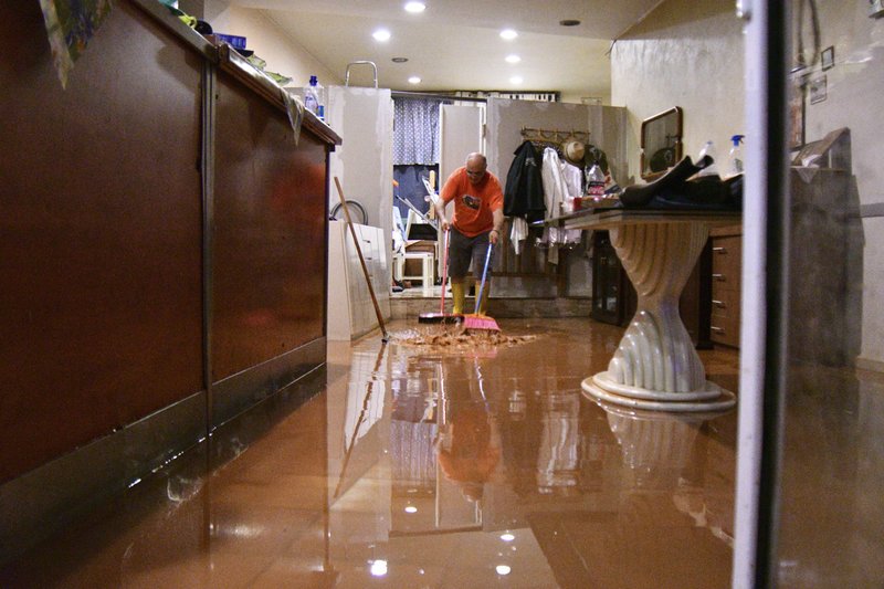 Δρόμοι-ποτάμια, κατολισθήσεις, ζημιές -Σάρωσε τη χώρα η «Νεφέλη» [εικόνες & βίντεο] | iefimerida.gr 0