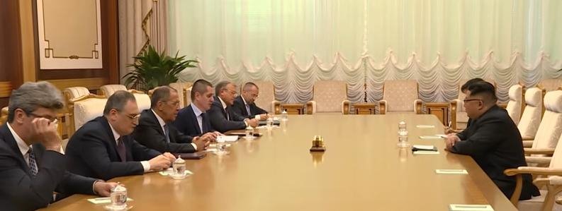 Στα άδυτα του παλατιού του Κιμ -Ρώσοι δημοσιογράφοι μπήκαν σ’ ένα από τα μέγαρα του Βορειοκορεάτη [βίντεο] | iefimerida.gr 4