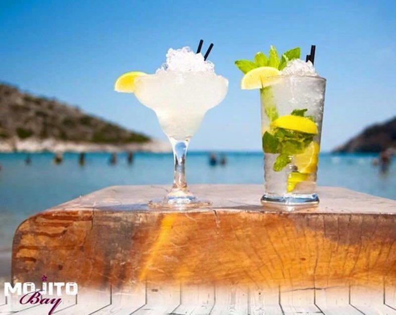 Από Aλιμο μέχρι Σαρωνίδα: 8+1 beach bar με τέλεια κοκτέιλ δίπλα στο κύμα [εικόνες]  | iefimerida.gr 9