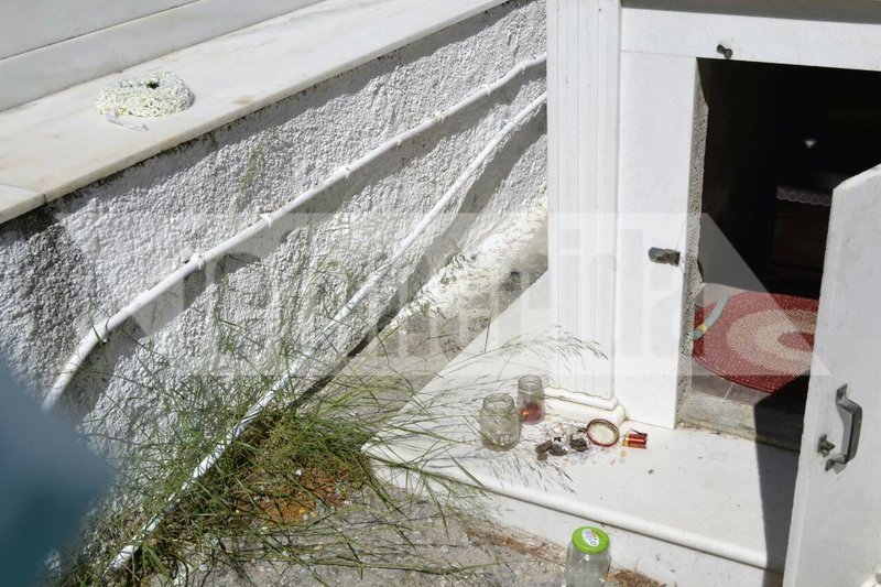 Βανδαλισμοί στο νεκροταφείο της Μόριας -Για τρίτη φορά, ανάστατοι οι κάτοικοι [εικόνες] | iefimerida.gr 2