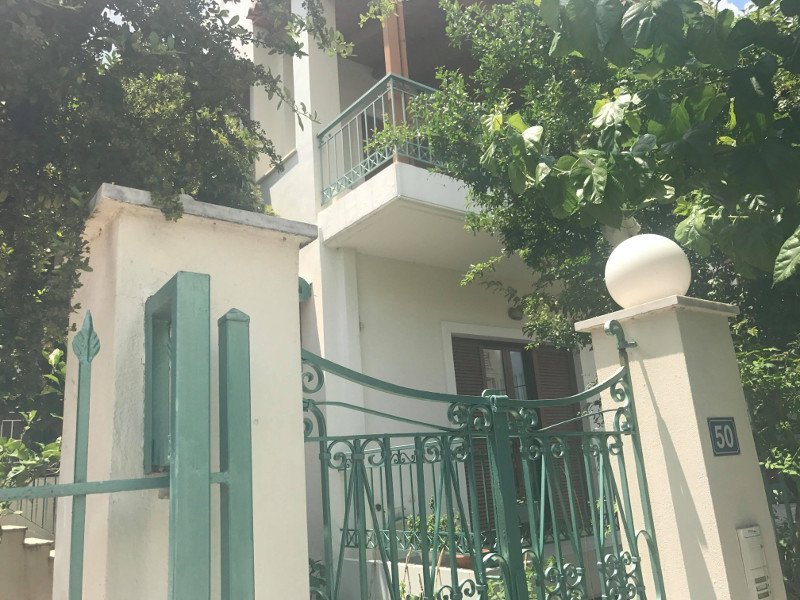  Εδώ κρυβόταν ο Μπαρμπαρούσης- Στο Πάτημα Χαλανδρίου, στο σπίτι του [εικόνες] | iefimerida.gr 1