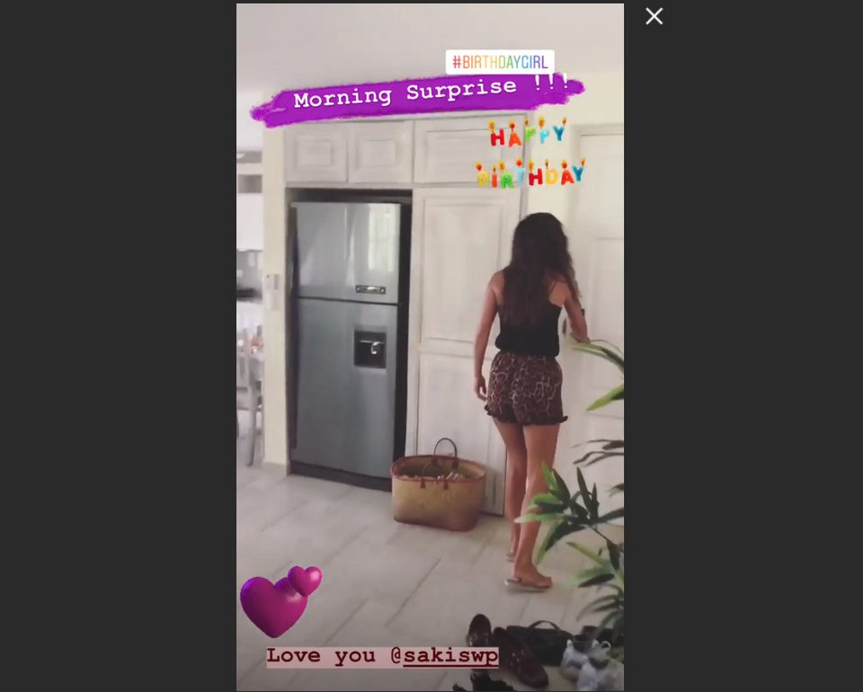 Η έκπληξη του Σάκη Τανιμανίδη στην Χριστίνα Μπόμπα για τα γενέθλιά της [εικόνες] | iefimerida.gr 0