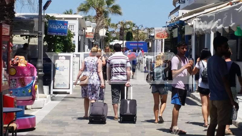 Η Νάξος «βουλιάζει» από τουρίστες -Αναβάθμιση των υποδομών ζητούν οι επιχειρηματίες [εικόνες & βίντεο]  | iefimerida.gr 1
