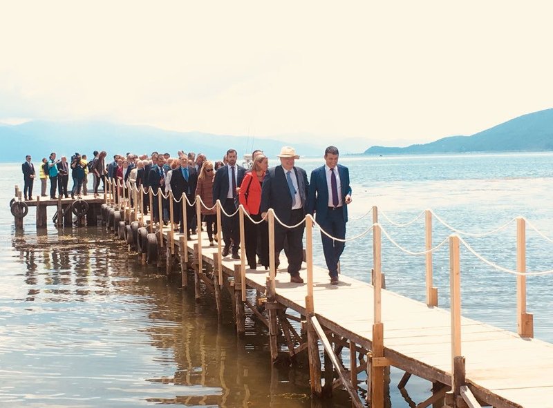 Δείτε καρέ- καρέ την υπογραφή της ιστορικής συμφωνίας Τσίπρα- Ζάεφ [εικόνες & βίντεο] | iefimerida.gr 7