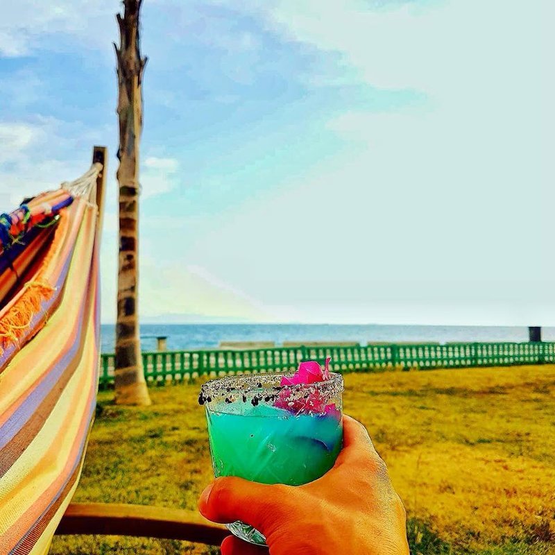 Από Aλιμο μέχρι Σαρωνίδα: 8+1 beach bar με τέλεια κοκτέιλ δίπλα στο κύμα [εικόνες]  | iefimerida.gr 1