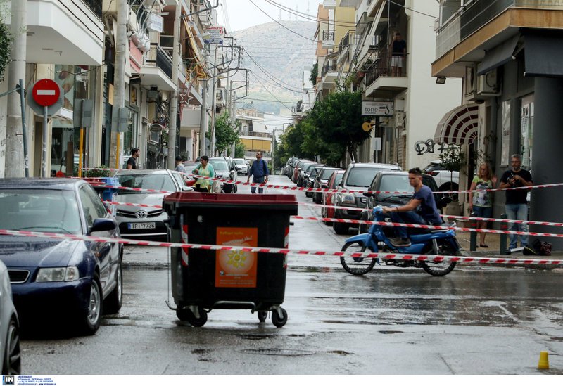 Περιστέρι: Αιματηρή συμπλοκή με πυροβολισμούς σε πολυσύχναστο πεζόδρομο -Δύο τραυματίες [εικόνες] | iefimerida.gr 3